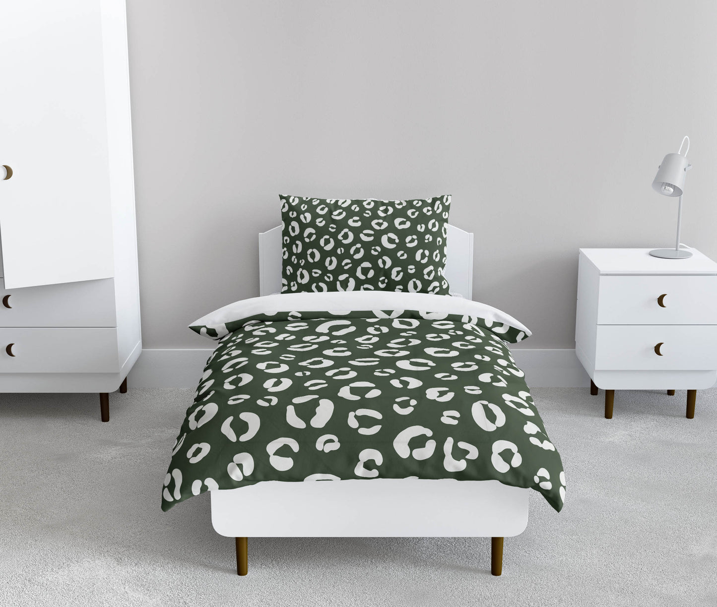 Leopard Play Comforter Set