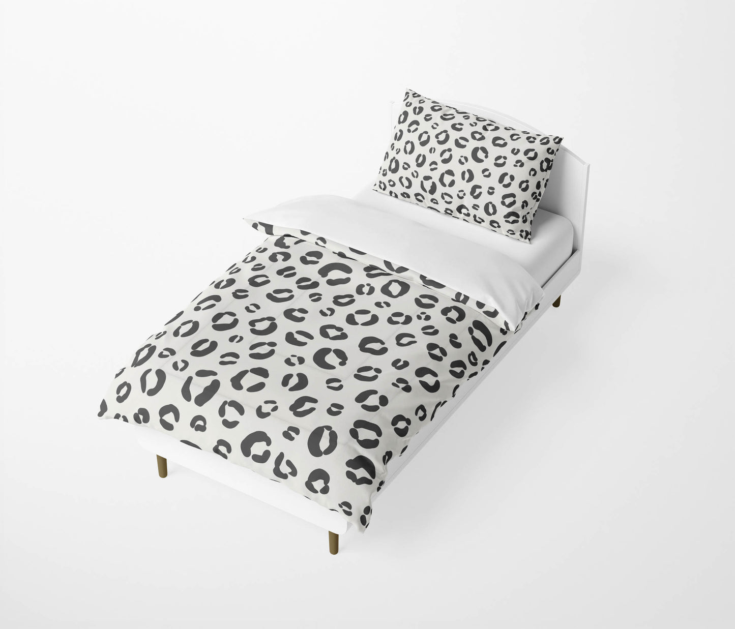 Leopard Play Comforter Set
