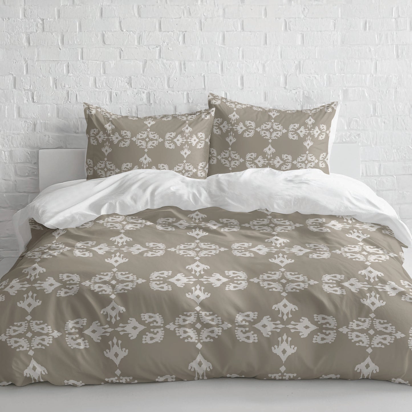 Cassia Comforter Set