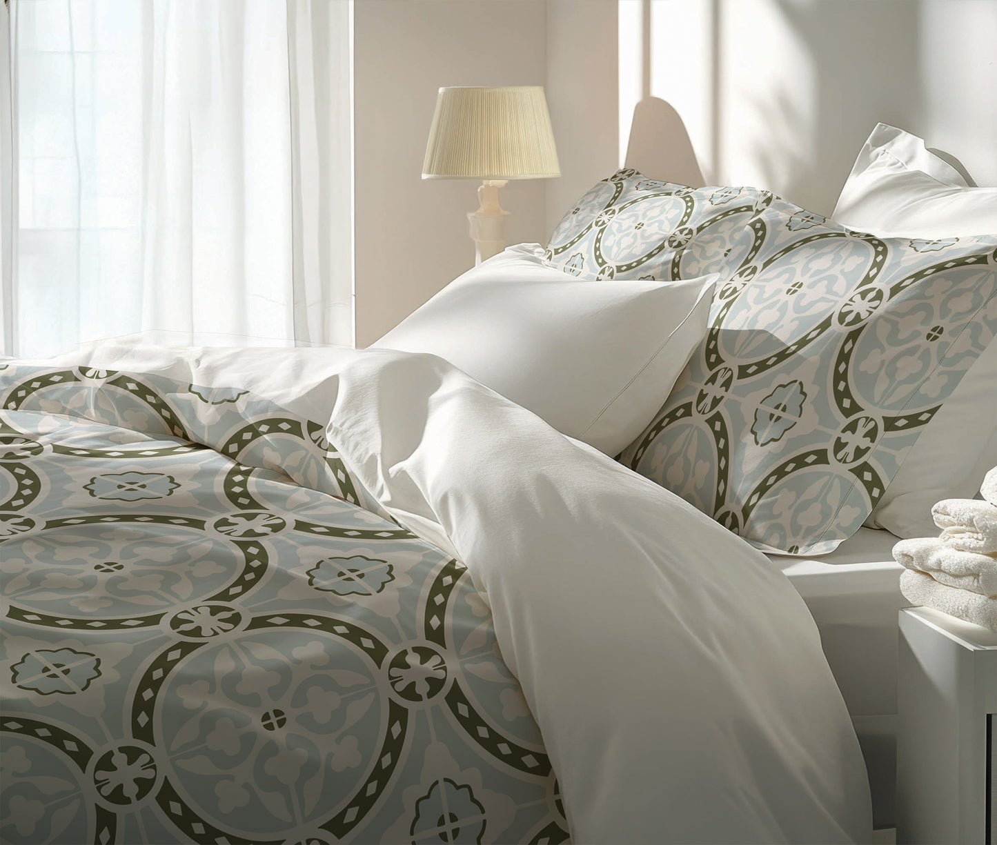 Aleah Comforter Set