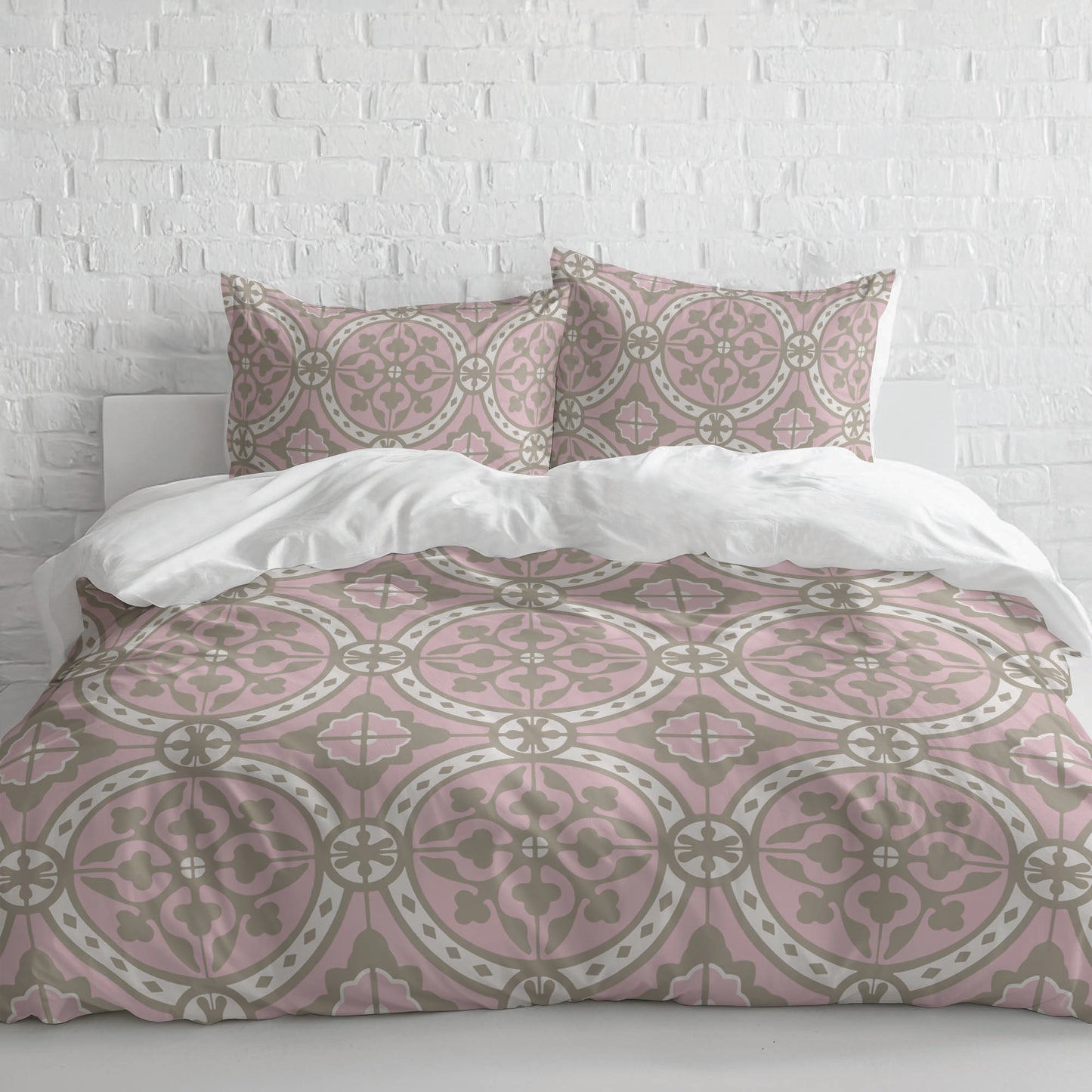 Aleah Comforter Set