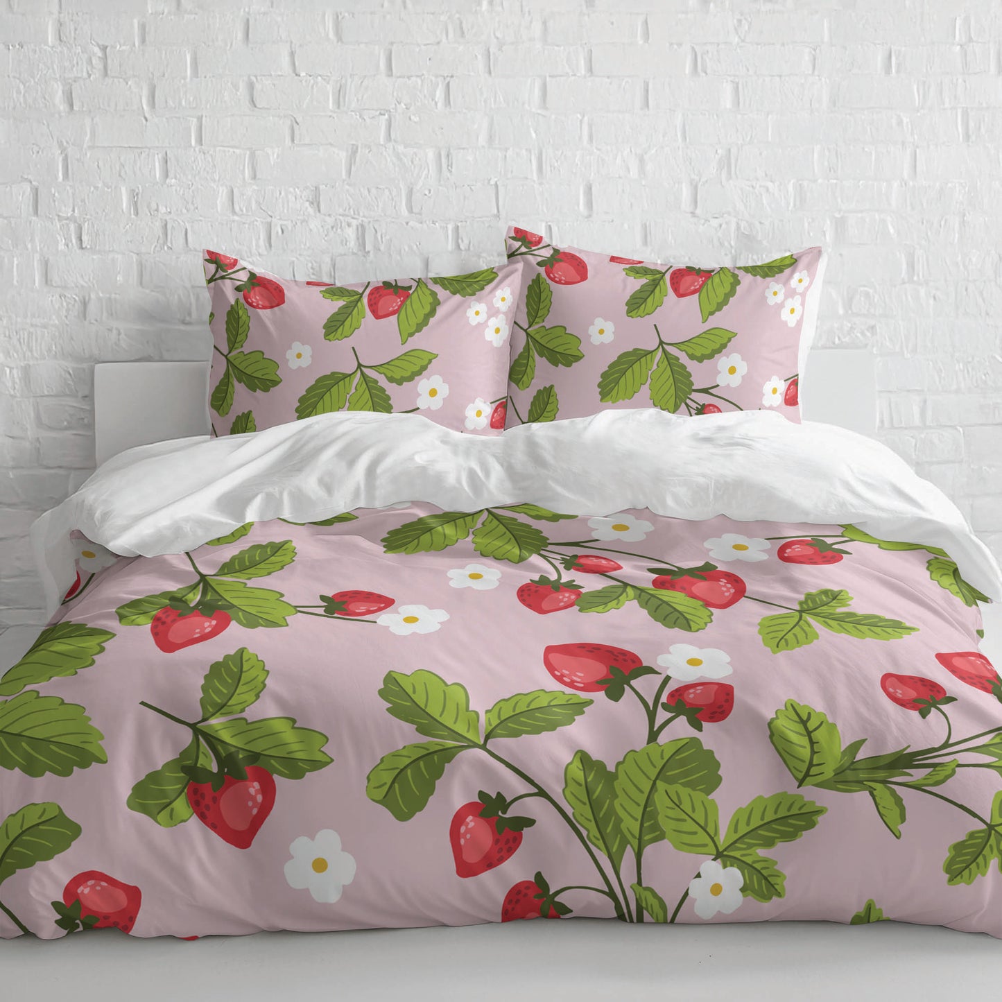 Strawberries Comforter Set