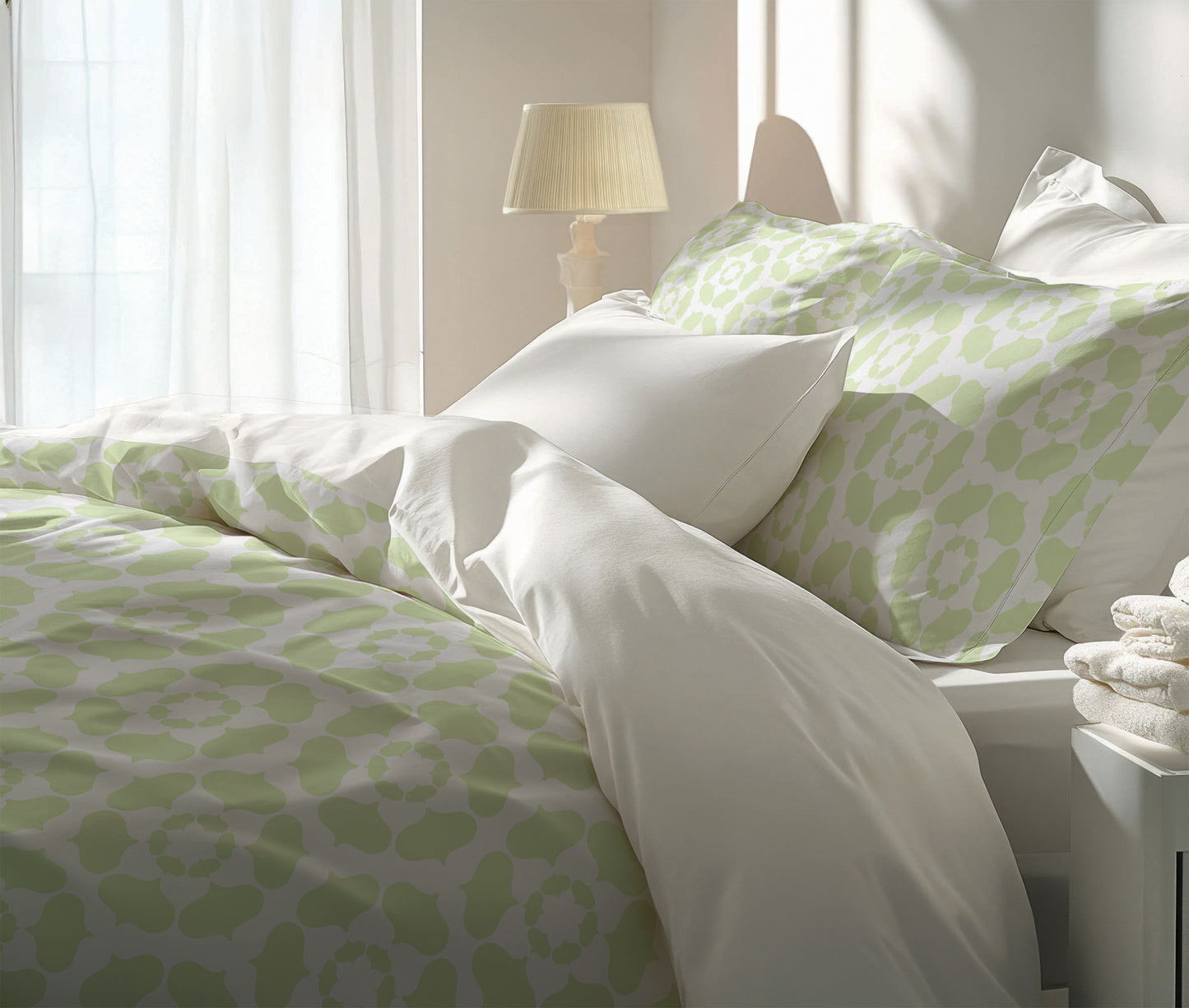 Cleo Comforter Set