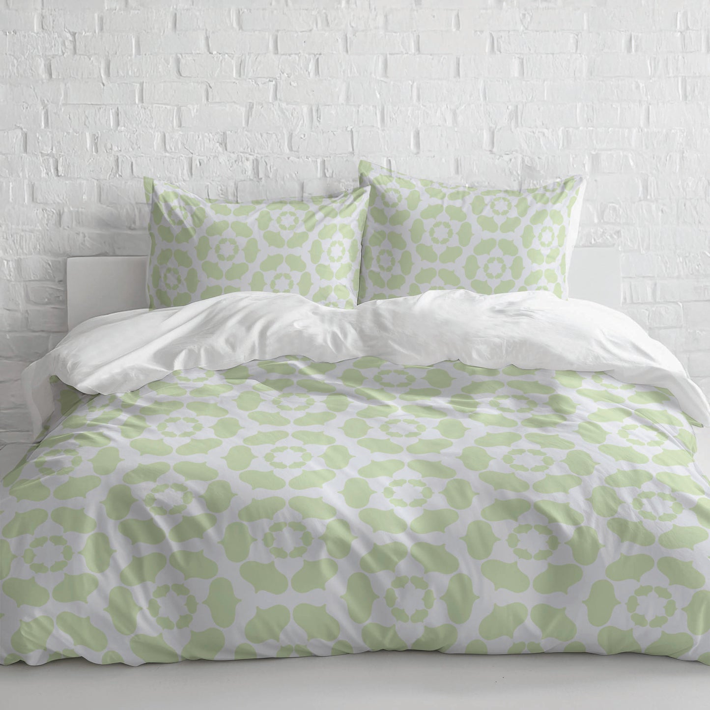 Cleo Comforter Set