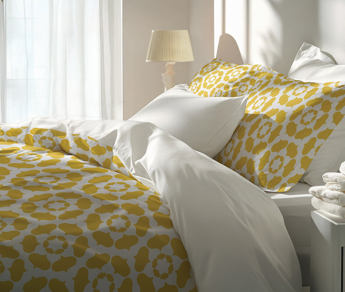 Cleo Comforter Set