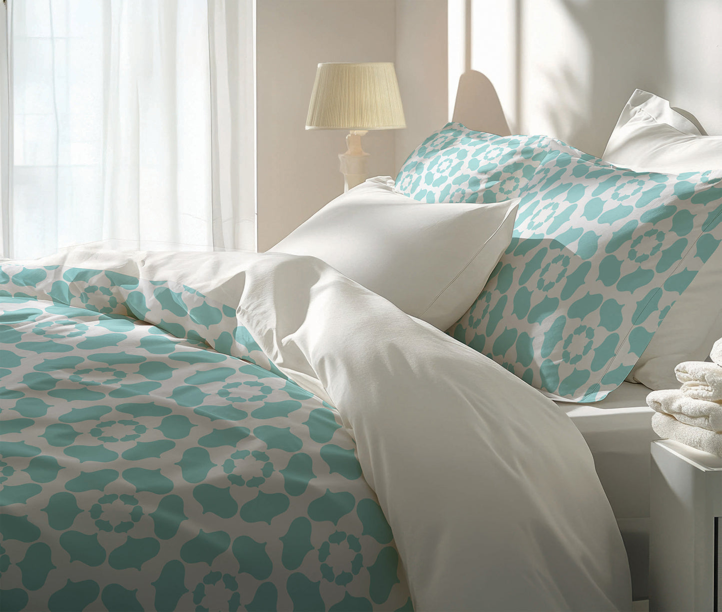 Cleo Comforter Set