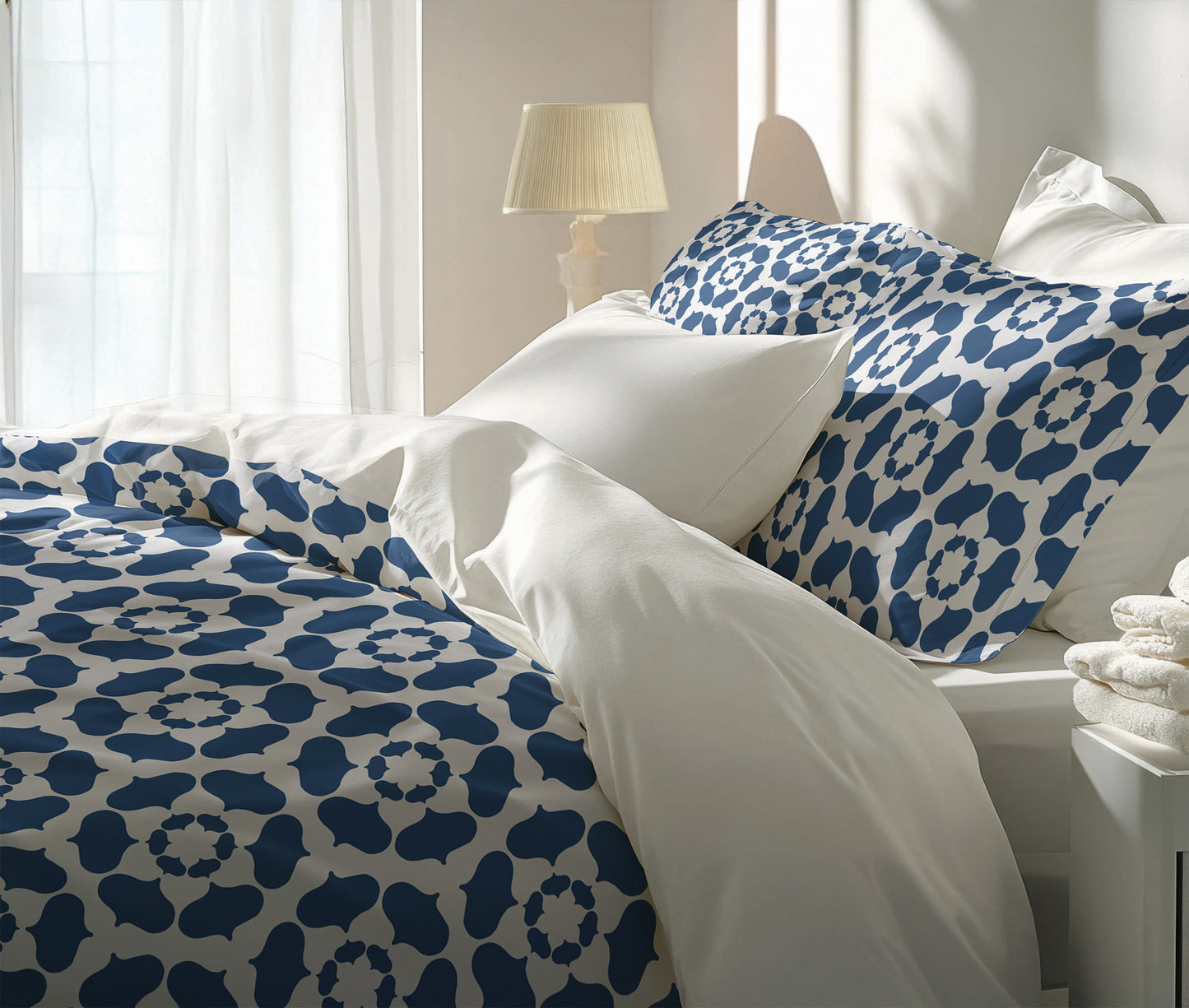 Cleo Comforter Set