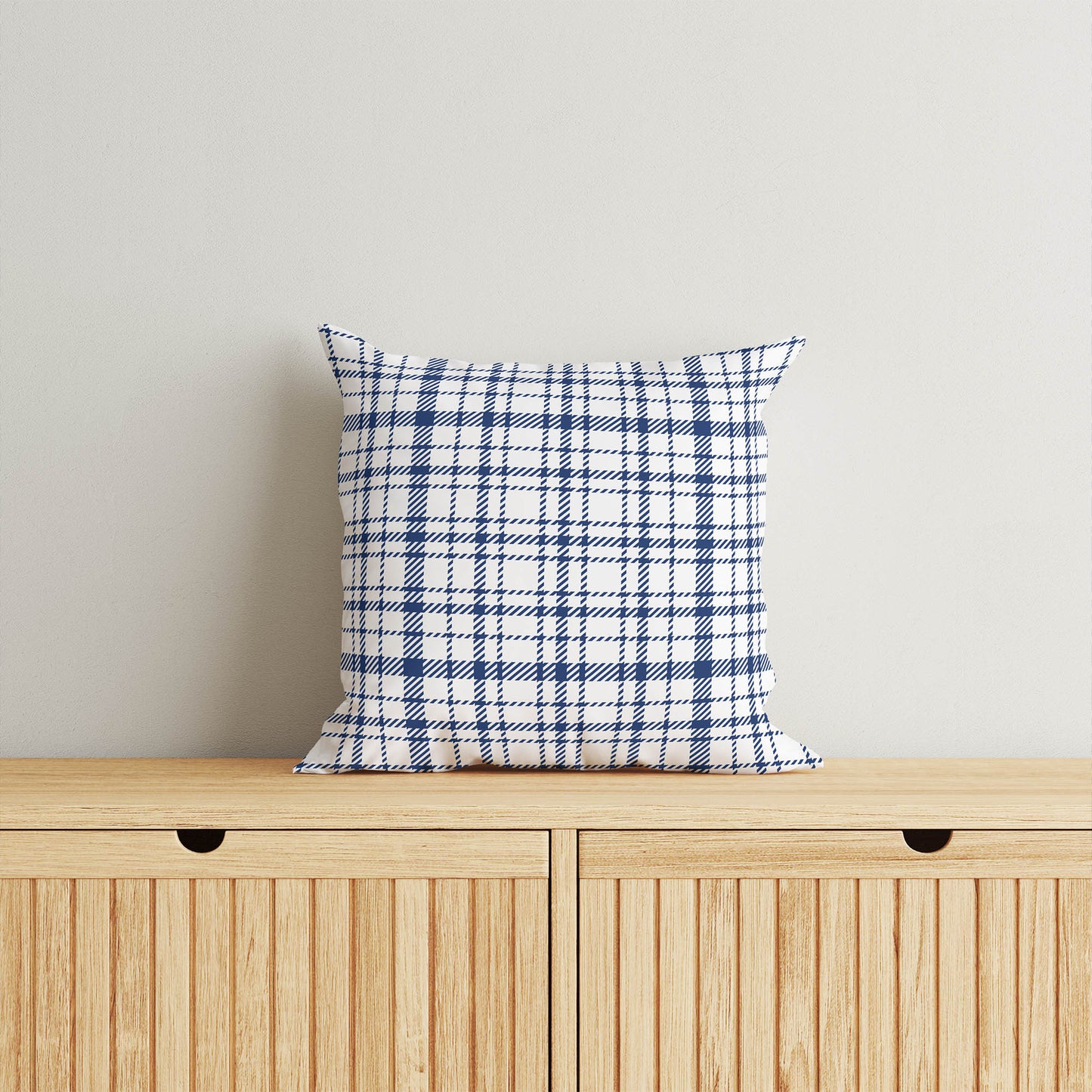 Liz Plaid Throw Pillow