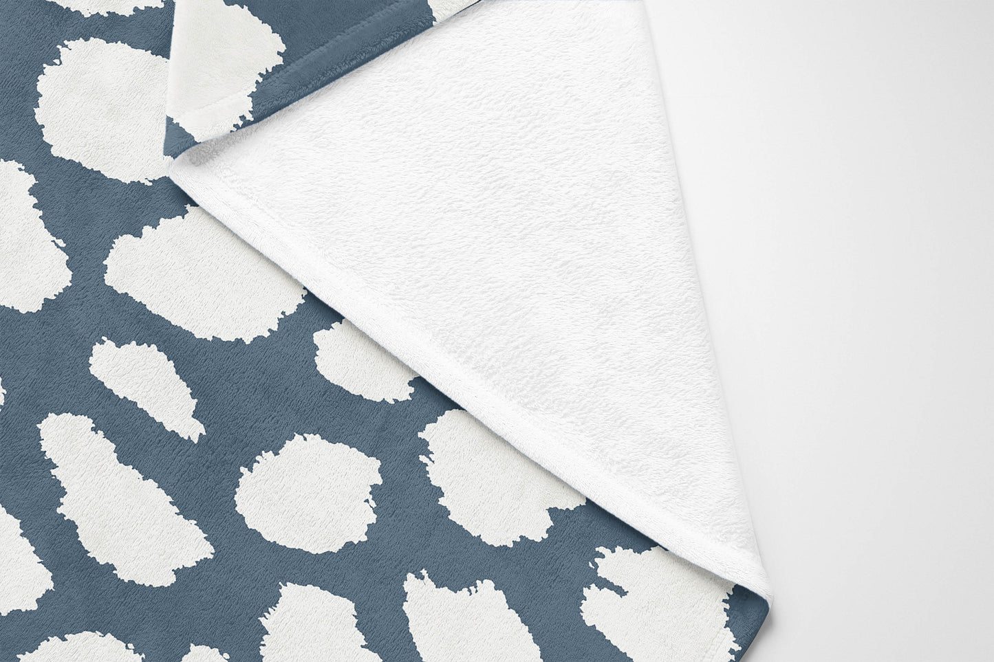 Animal Spot Velveteen Fleece Blanket