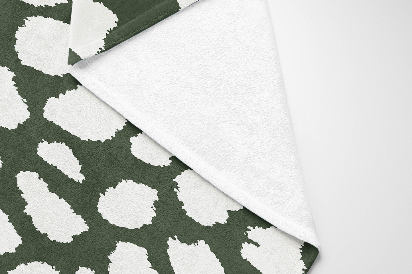 Animal Spot Velveteen Fleece Blanket