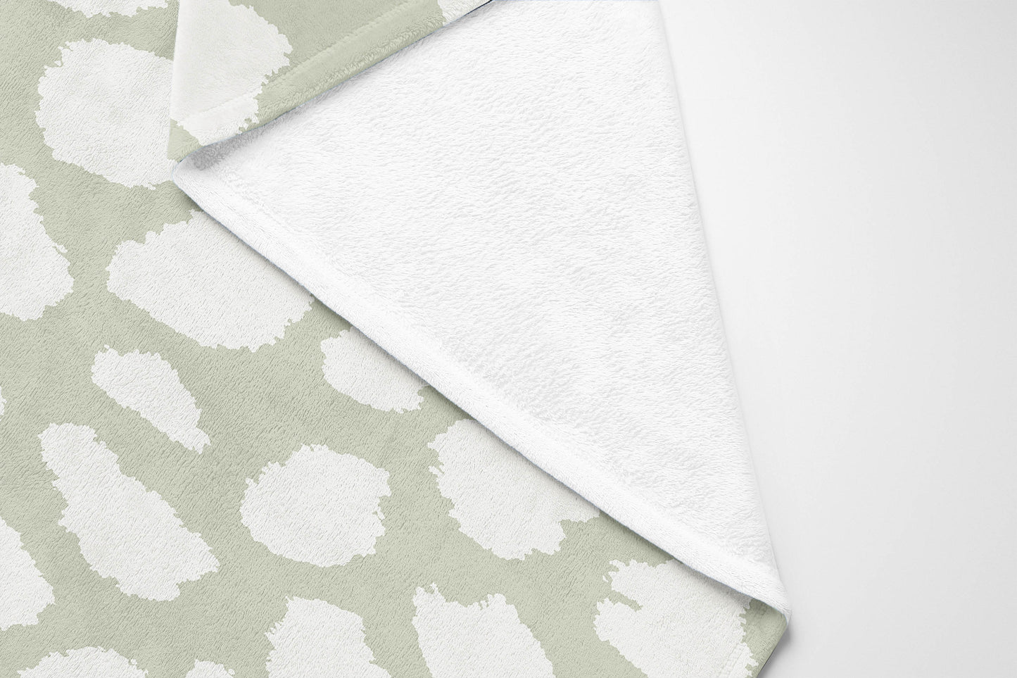Animal Spot Velveteen Fleece Blanket