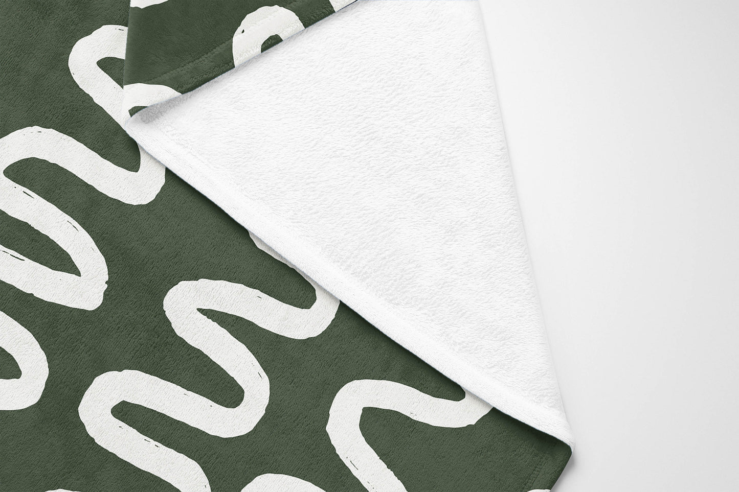 Wiggle Stripe Velveteen Fleece Blanket