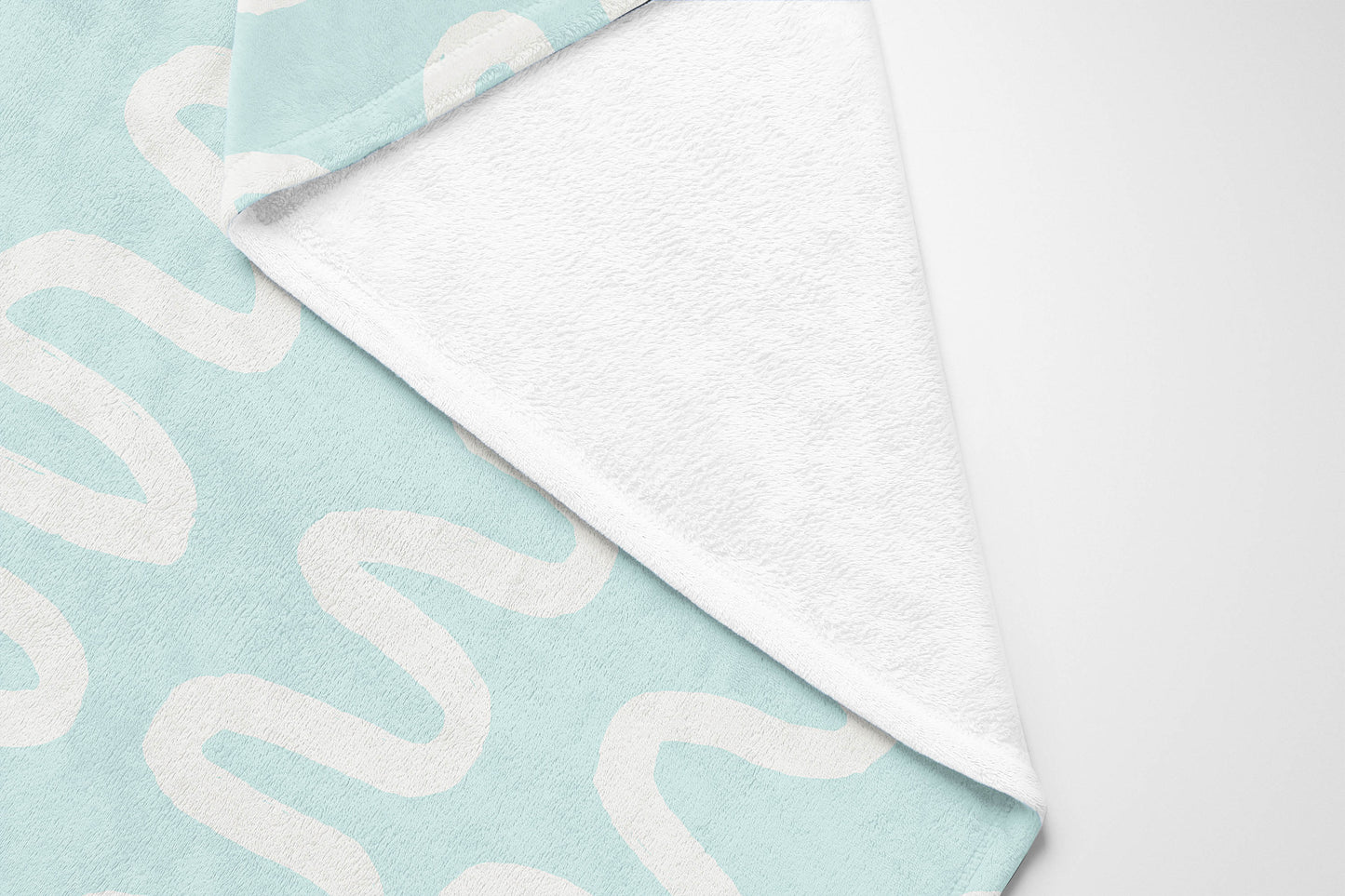 Wiggle Stripe Velveteen Fleece Blanket