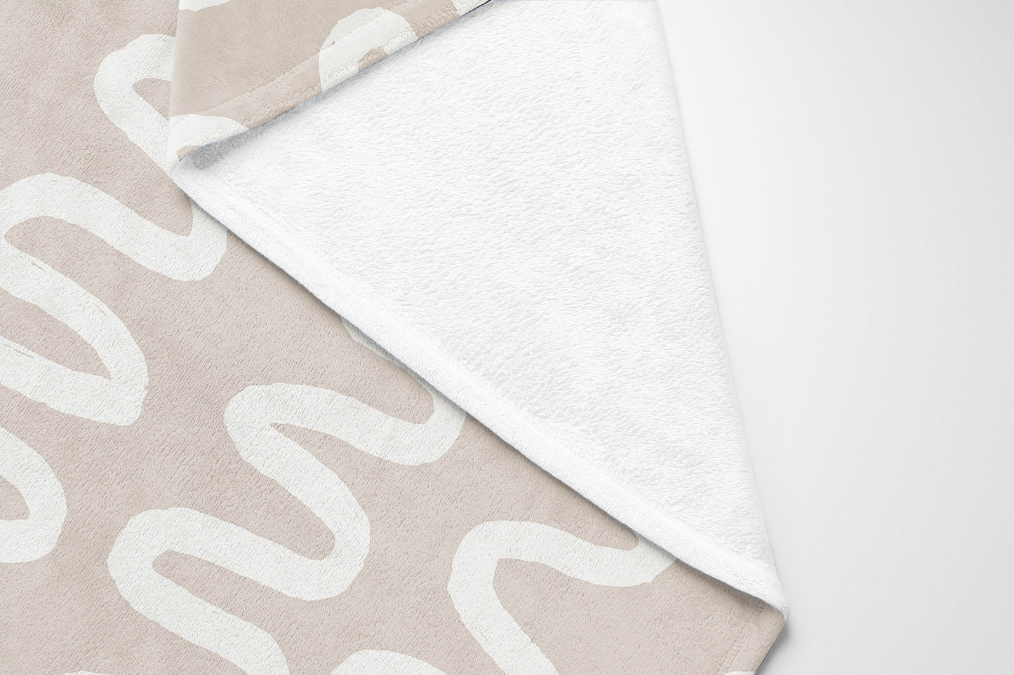 Wiggle Stripe Velveteen Fleece Blanket