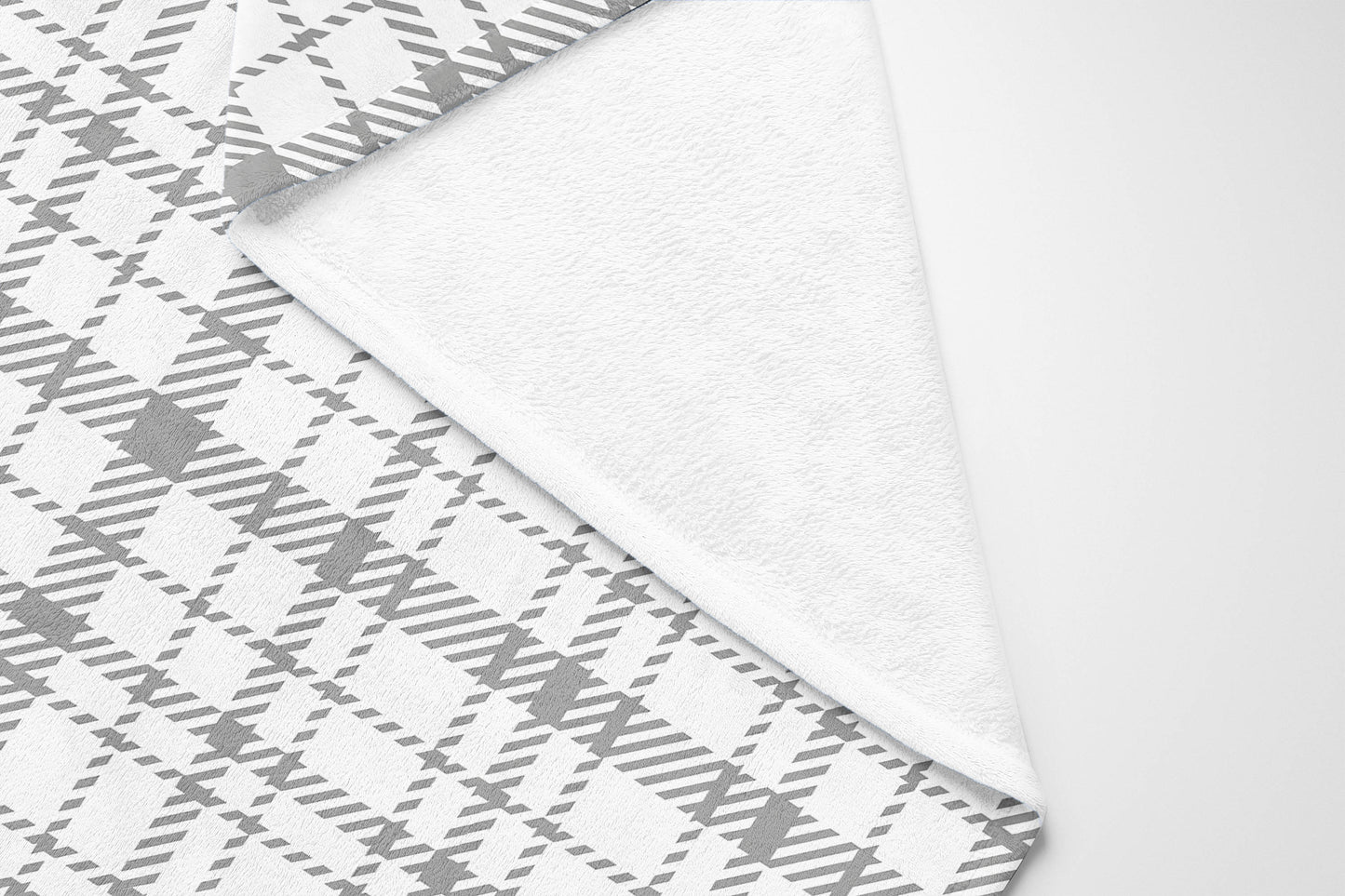 Liz Plaid Velveteen Fleece Blanket