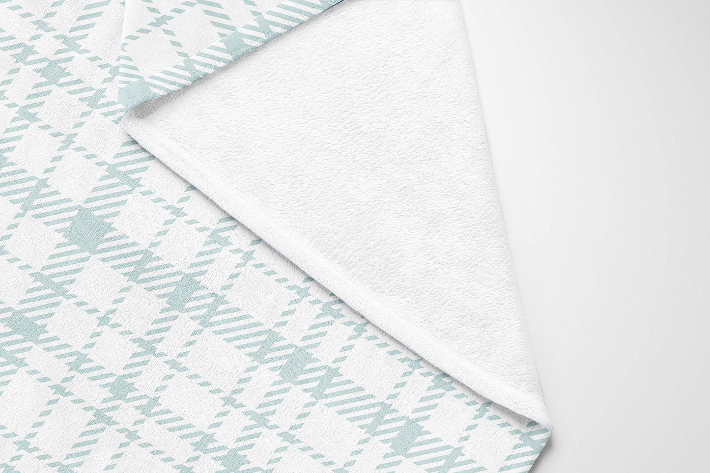 Liz Plaid Velveteen Fleece Blanket