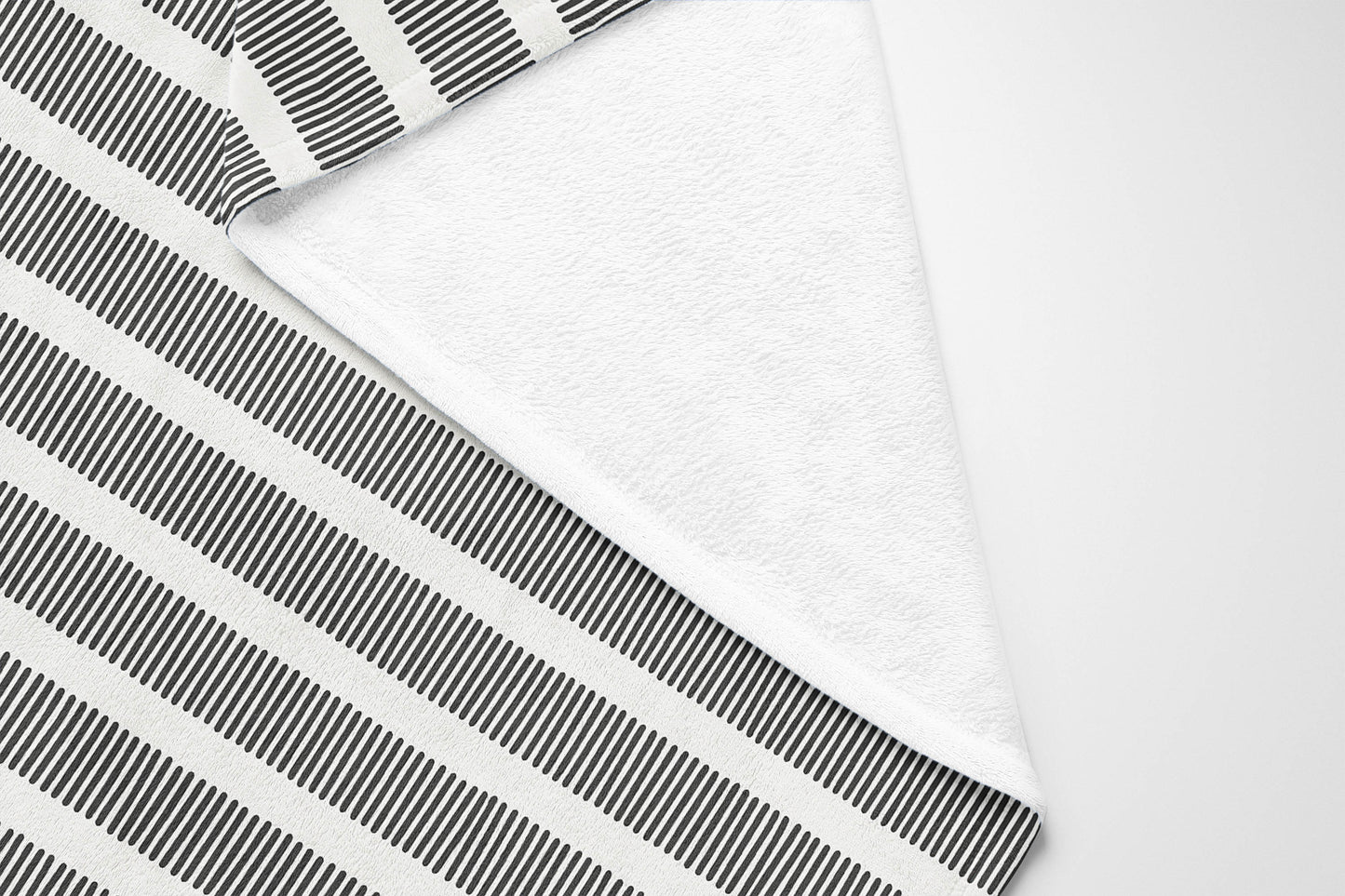 Comb Row Velveteen Fleece Blanket