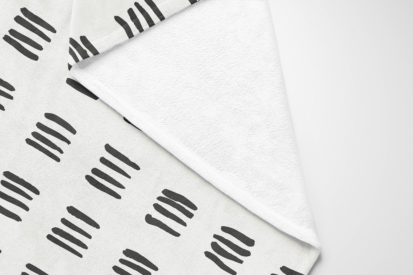 Dash Velveteen Fleece Blanket