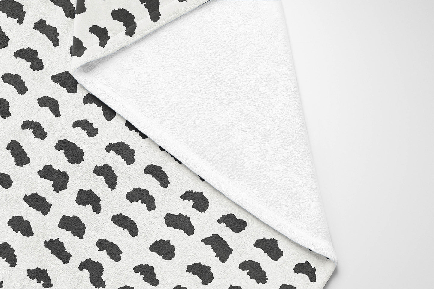 Gio Velveteen Fleece Blanket