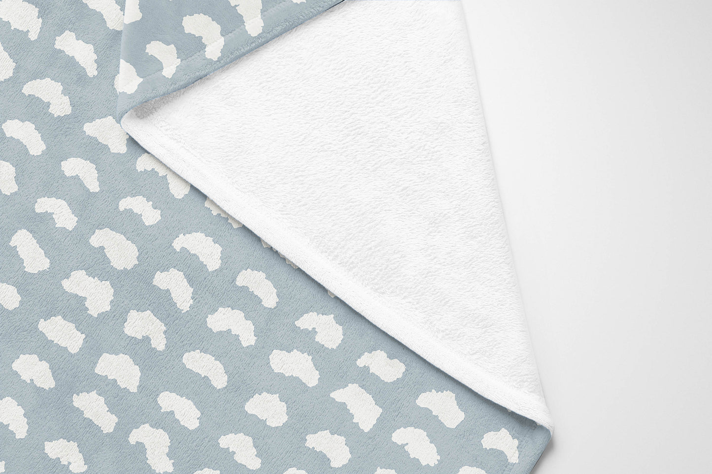 Gio Velveteen Fleece Blanket