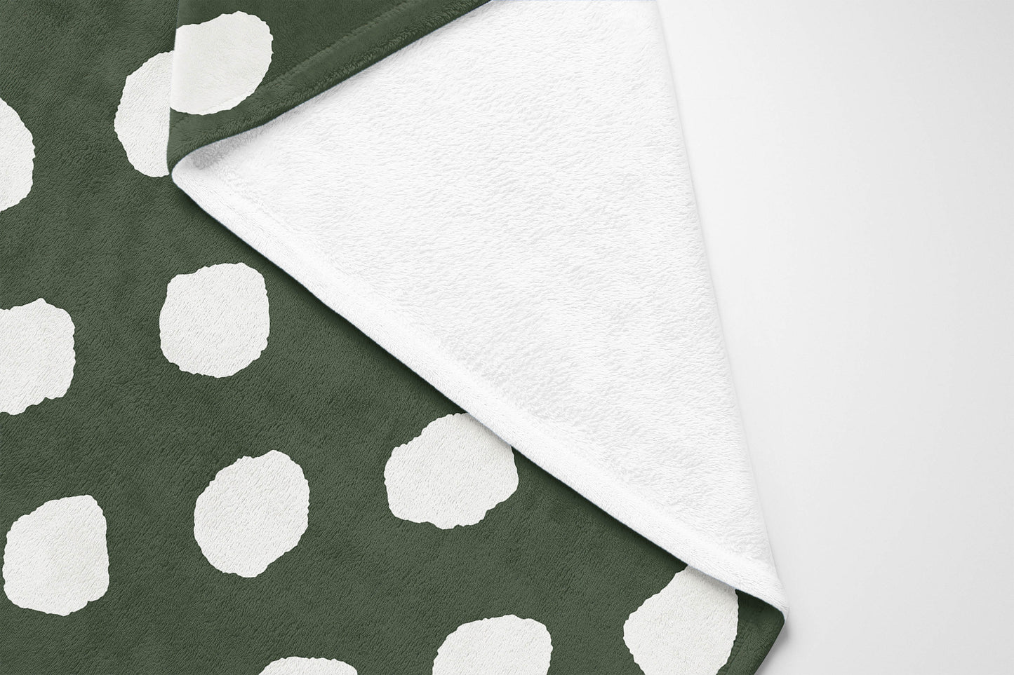 Large Dot Velveteen Fleece Blanket