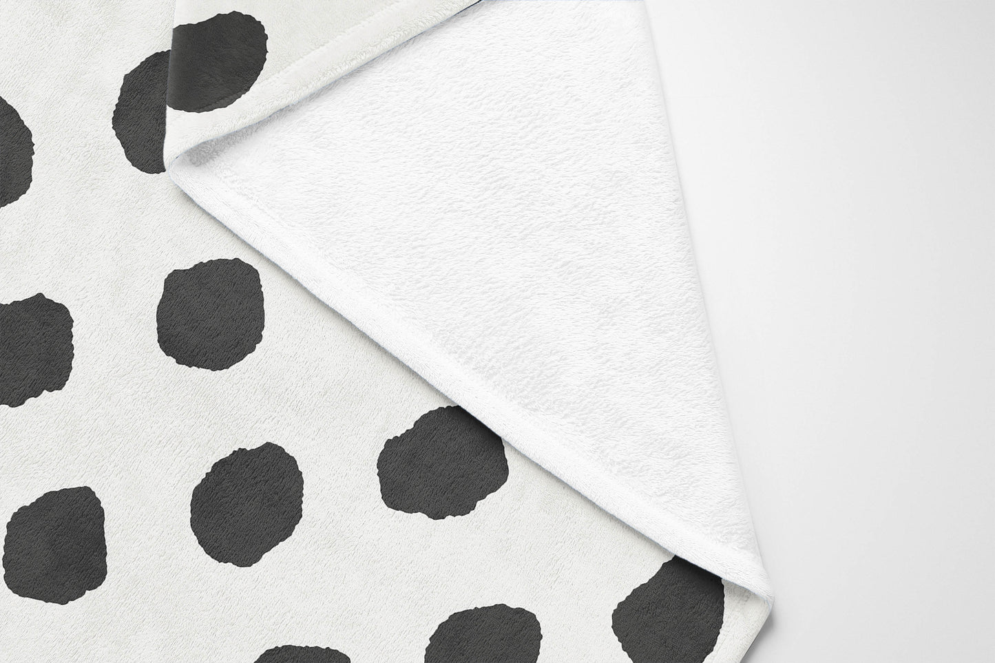 Large Dot Velveteen Fleece Blanket