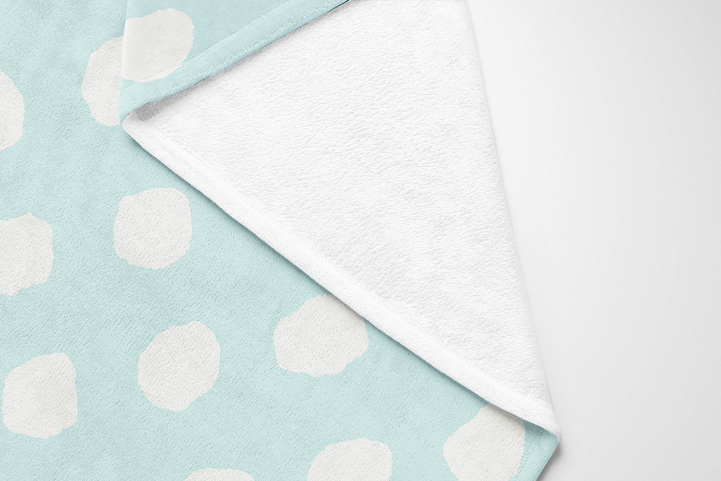 Large Dot Velveteen Fleece Blanket
