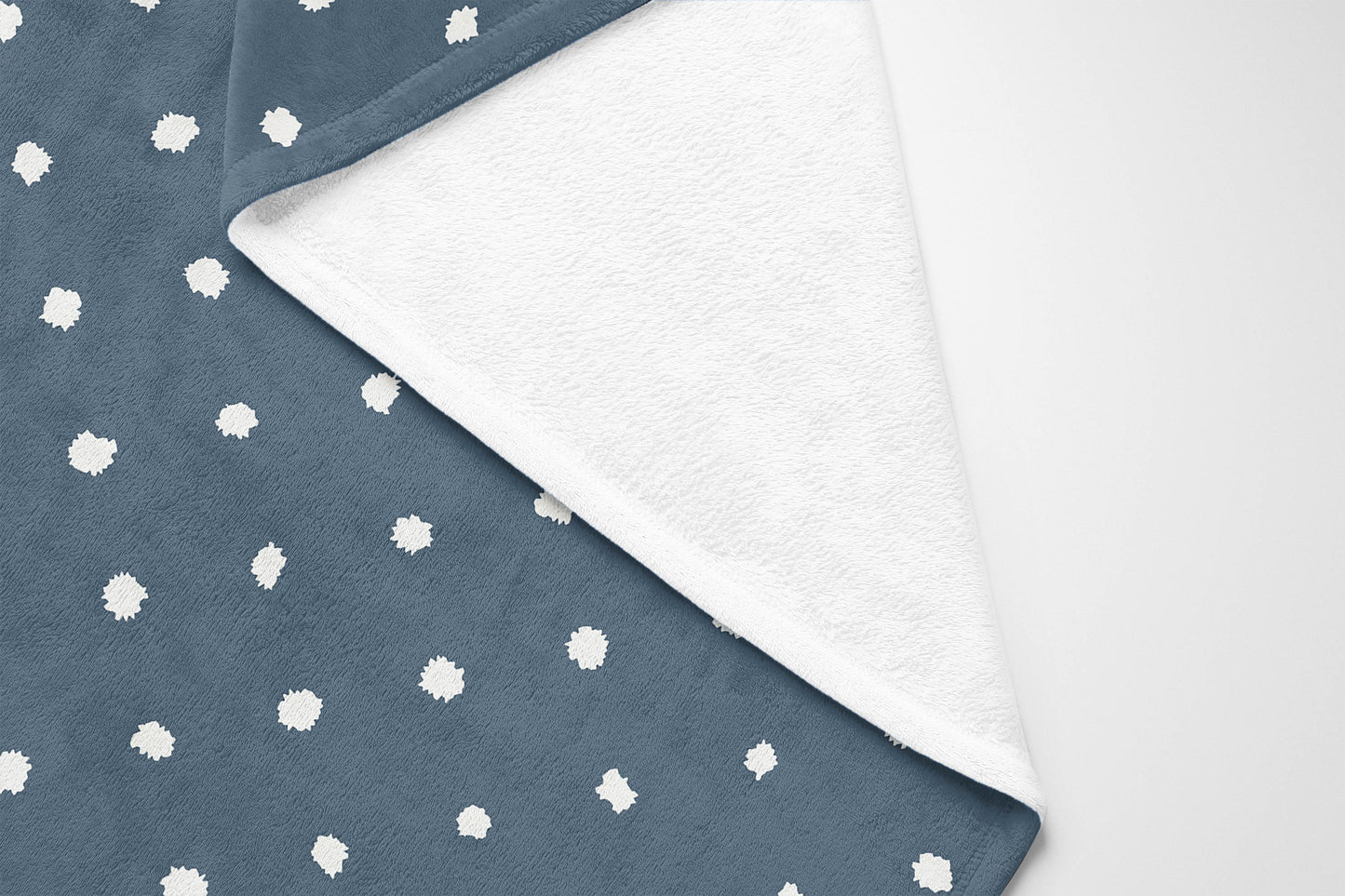Leo Velveteen Fleece Blanket