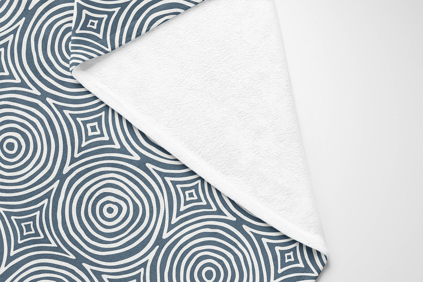 Rolling Circles Velveteen Fleece Blanket