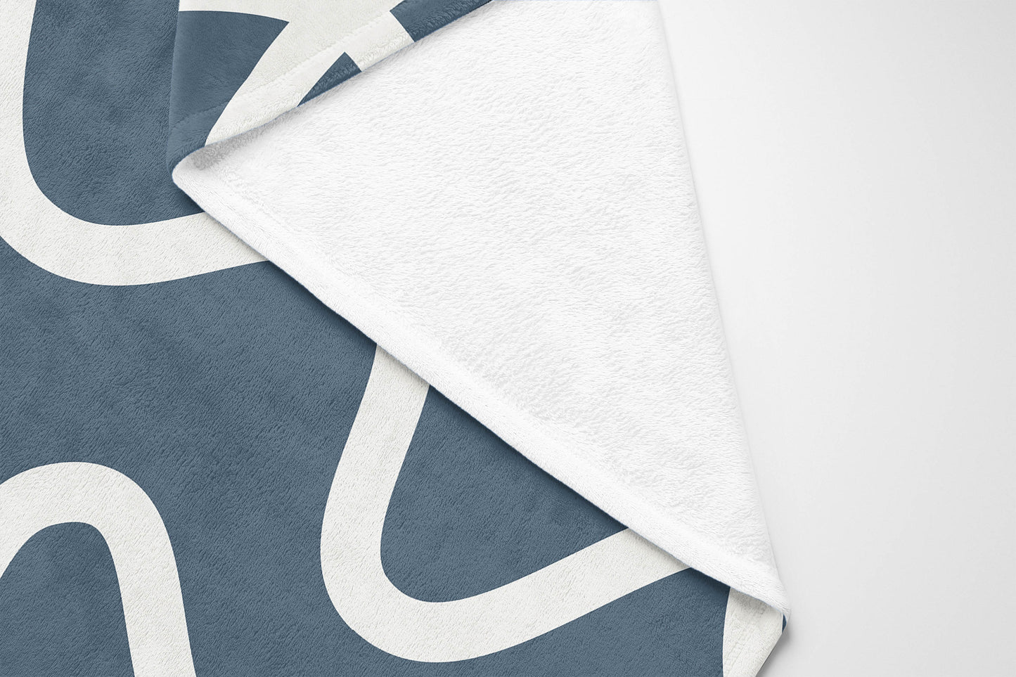 Squig Velveteen Fleece Blanket
