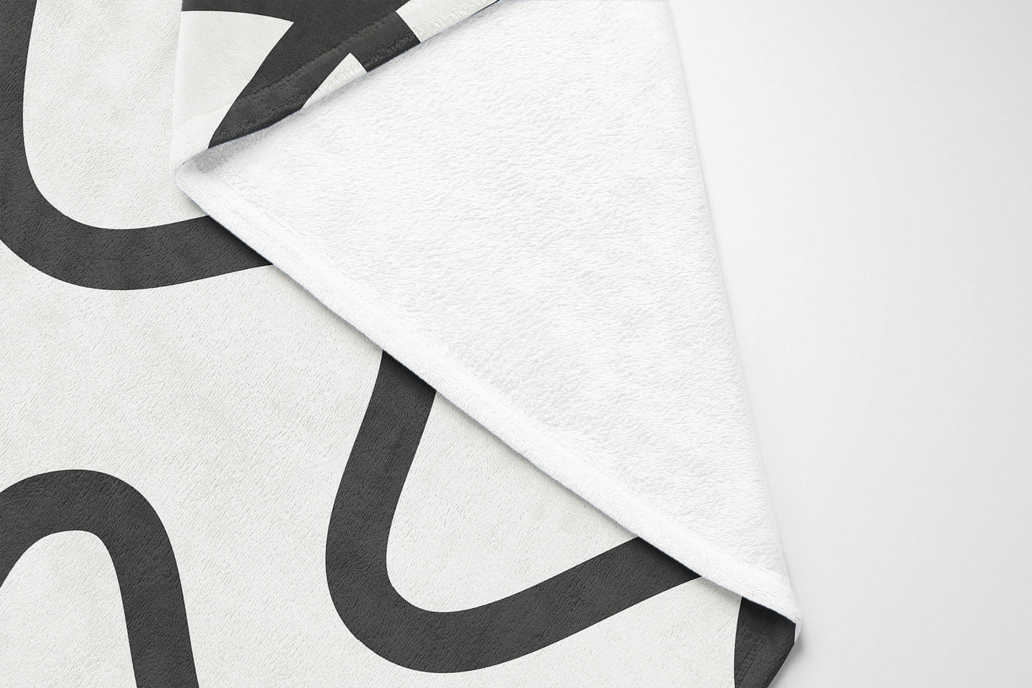 Squig Velveteen Fleece Blanket