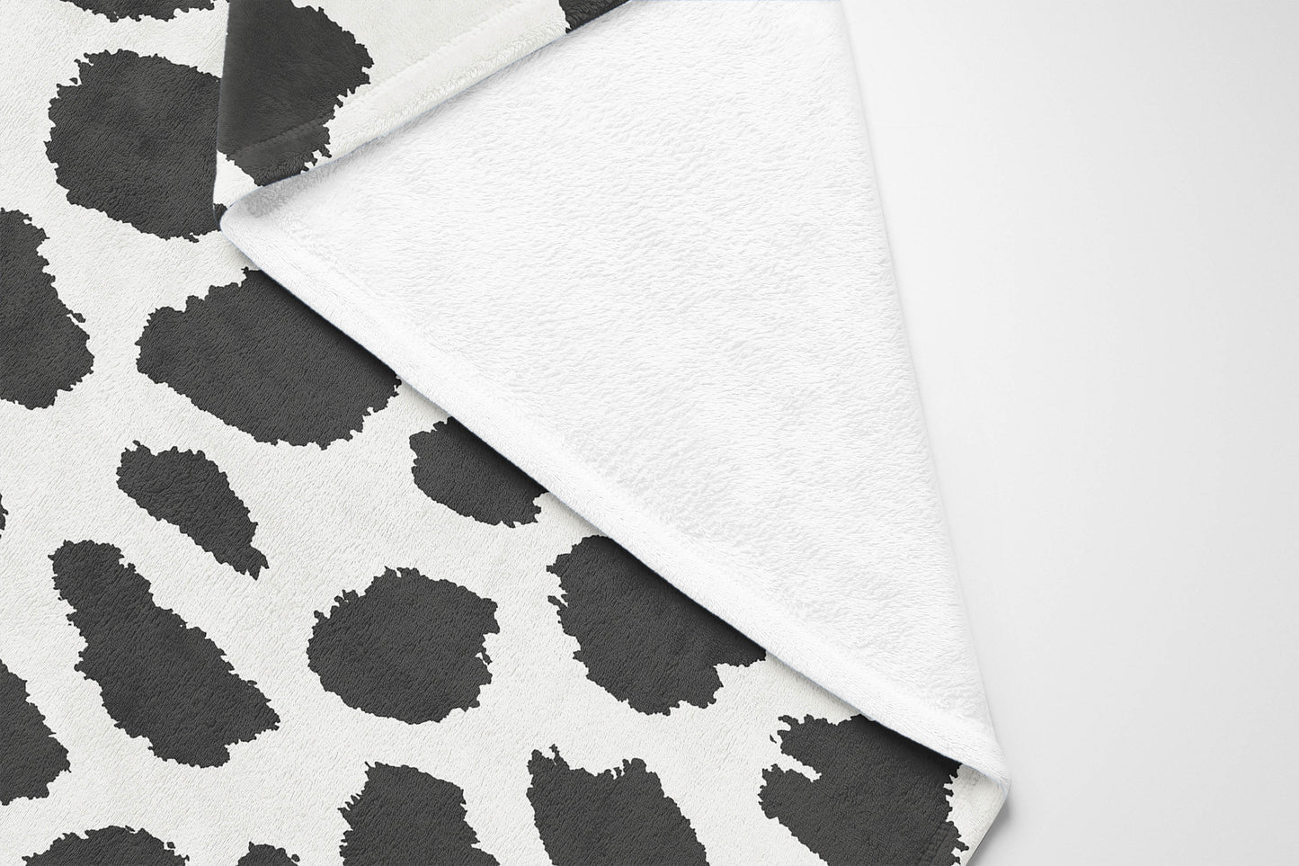 Animal Spot Velveteen Fleece Blanket