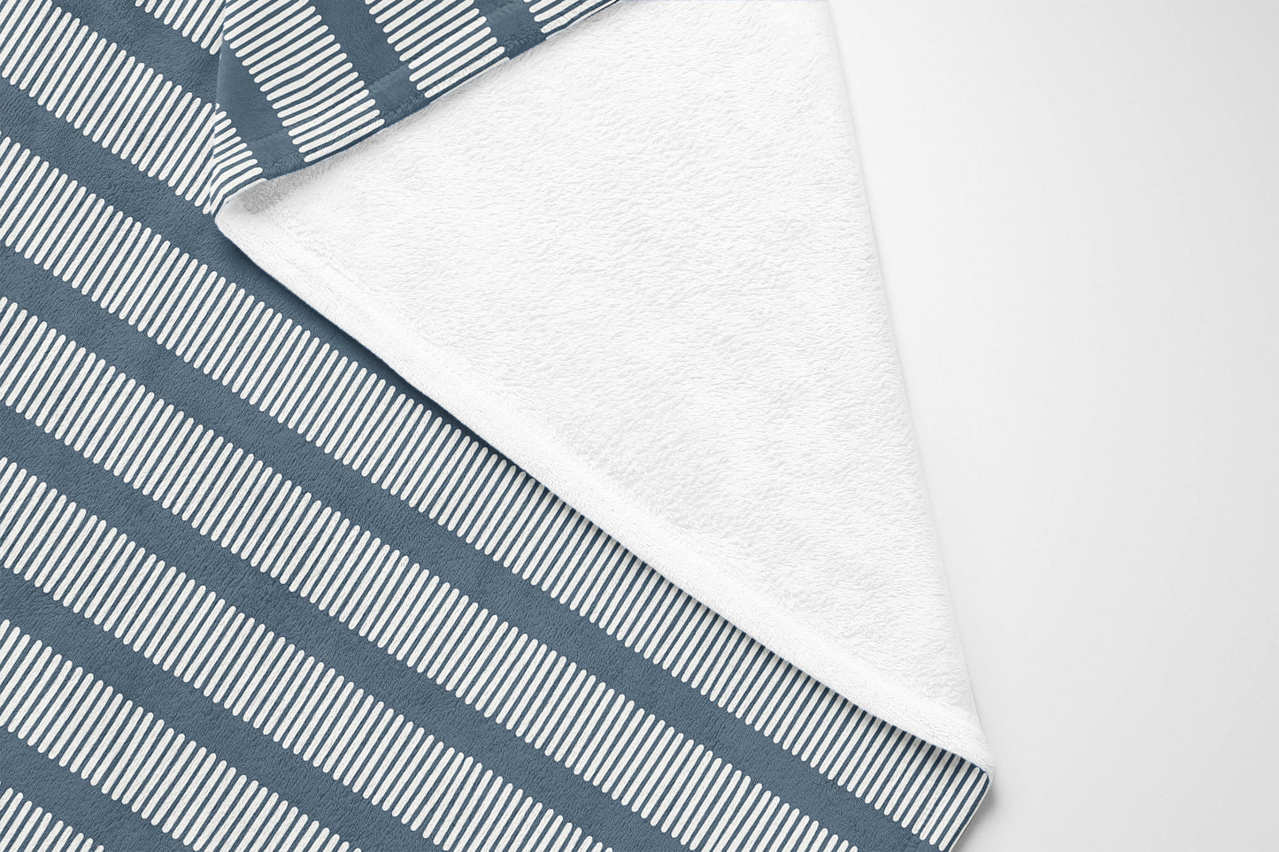 Comb Row Velveteen Fleece Blanket