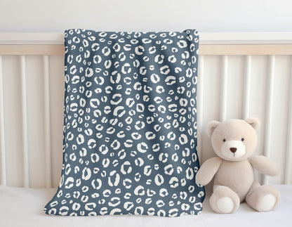 Leopard Play Velveteen Fleece Blanket