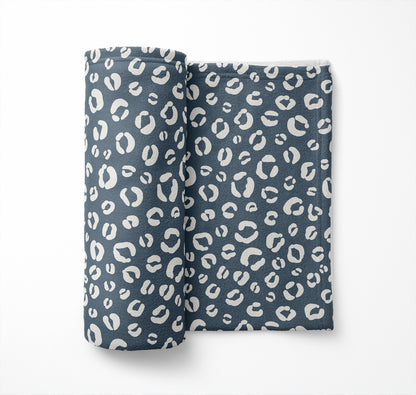 Leopard Play Velveteen Fleece Blanket