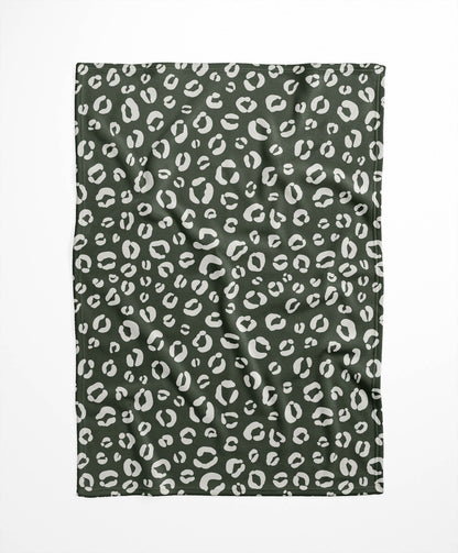 Leopard Play Velveteen Fleece Blanket