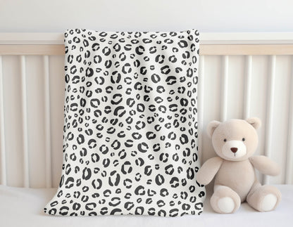 Leopard Play Velveteen Fleece Blanket