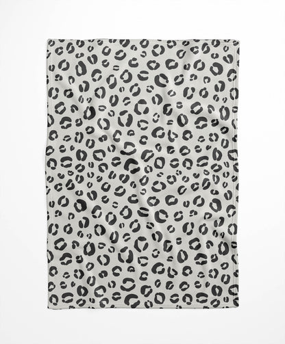 Leopard Play Velveteen Fleece Blanket