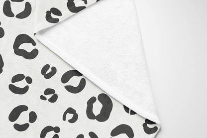 Leopard Play Velveteen Fleece Blanket