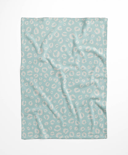 Leopard Play Velveteen Fleece Blanket