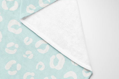 Leopard Play Velveteen Fleece Blanket