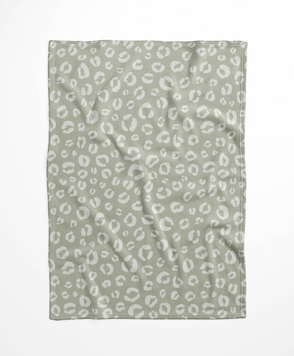 Leopard Play Velveteen Fleece Blanket