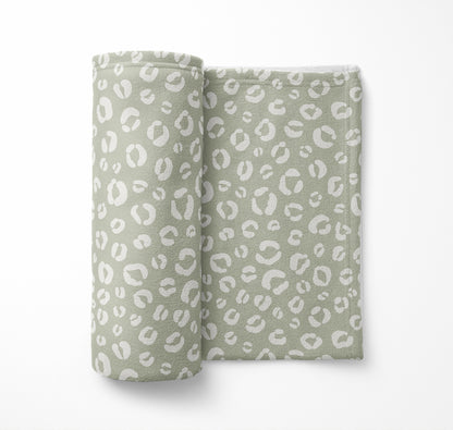 Leopard Play Velveteen Fleece Blanket