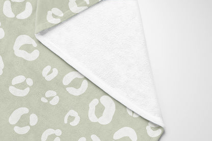 Leopard Play Velveteen Fleece Blanket