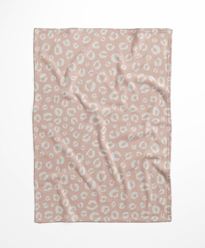 Leopard Play Velveteen Fleece Blanket