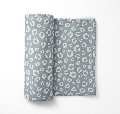 Leopard Play Velveteen Fleece Blanket