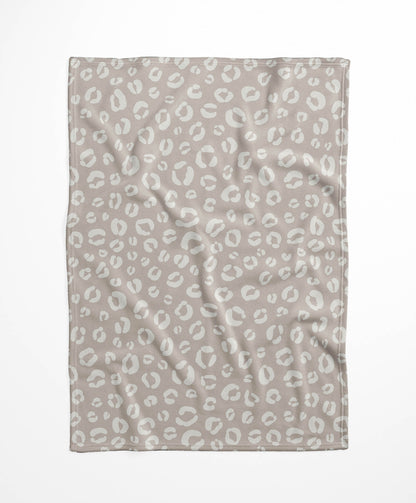 Leopard Play Velveteen Fleece Blanket