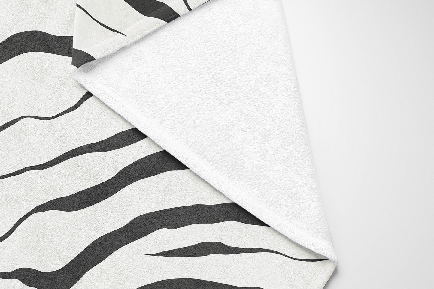Lush Cracks Velveteen Fleece Blanket